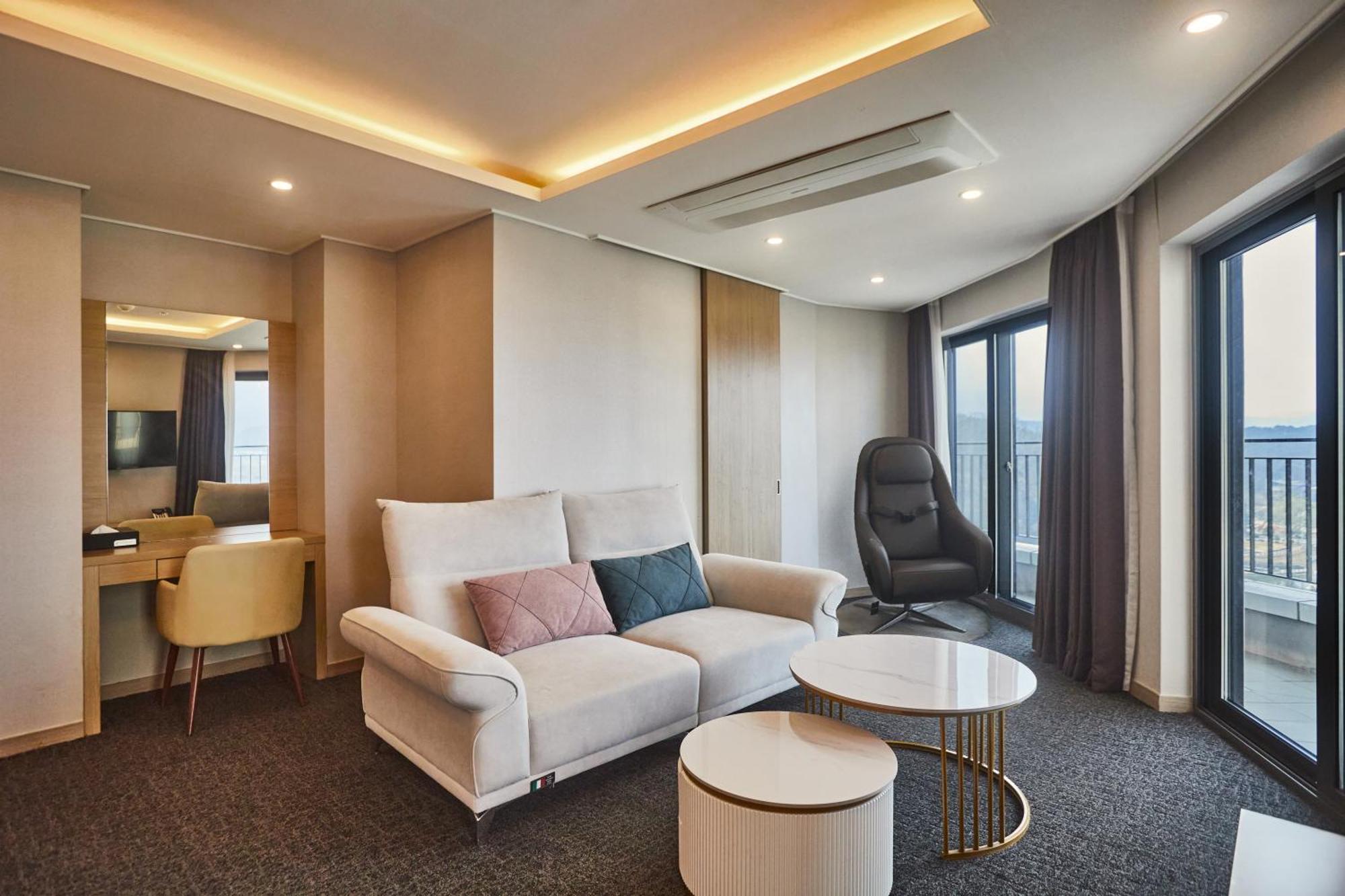 Chuncheon Eston Hotel Exterior photo